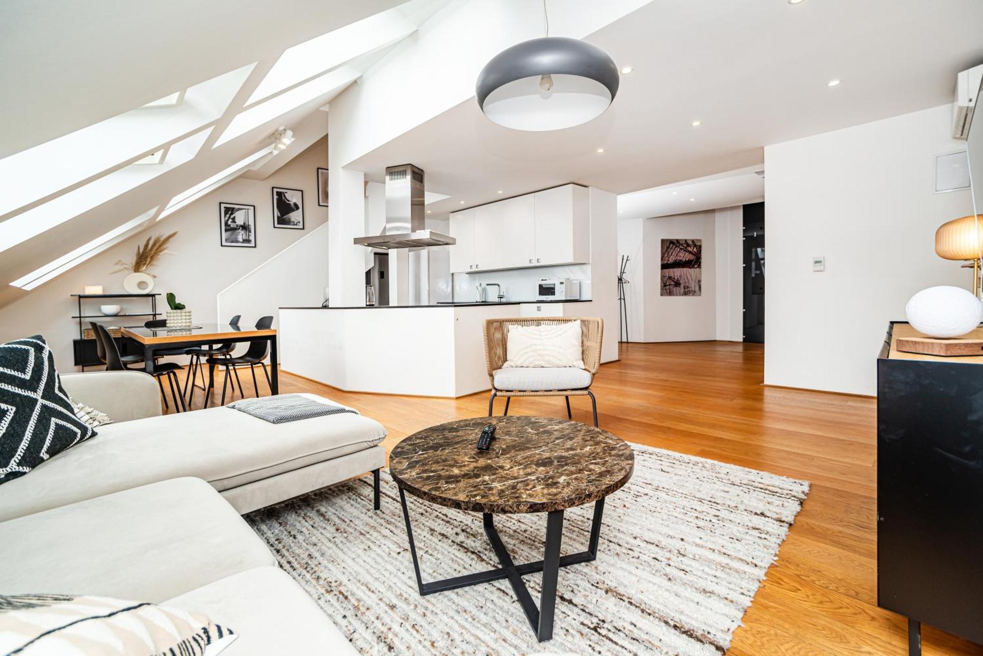 Lejlighed Luxurious 3bed Very Spacious In The Area *