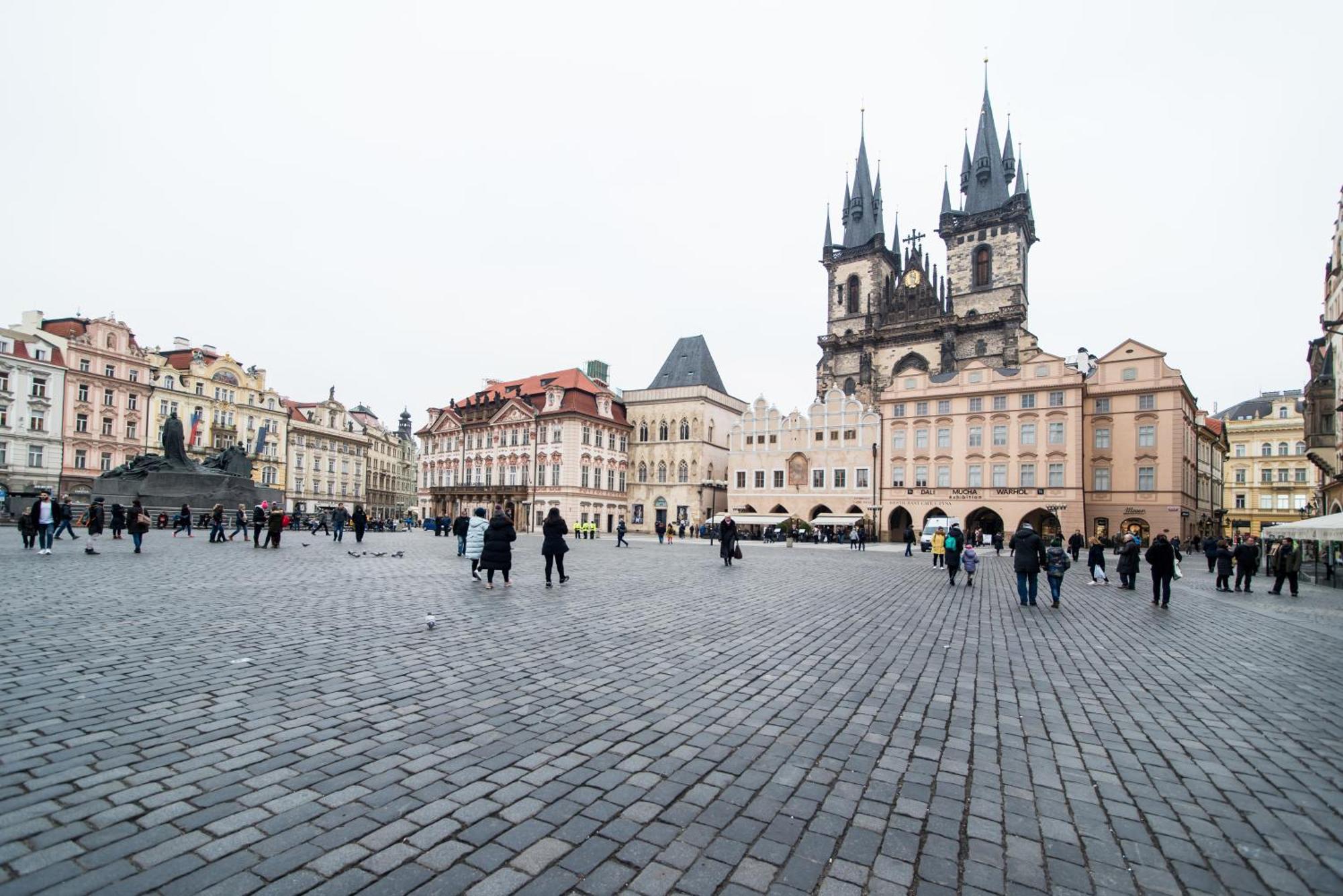 Luxurious 3bed Very Spacious In The Area Apartment Prag